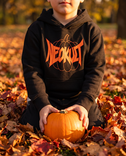 BLOODLINE Kids Hoodie schwarz, Nahaufnahme mit Kürbis